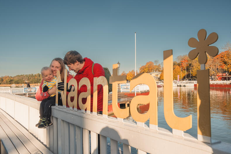 Perhe Äkäslompolo Naantalissa, tv-mainoskampanja