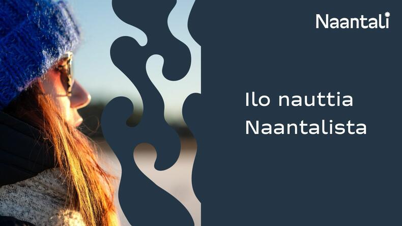 Nainen auringossa takaa kuvattu, sininen pipo, teksti "Ilo nauttai Naantalista"