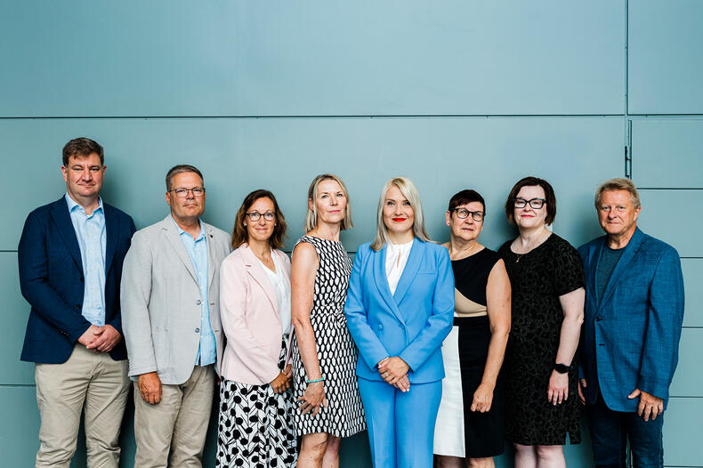 Rikumatti Levomäki, Kimmo Kuusimäki, Jessica Ålgars, Riitta Luotio, Laura Leppänen, Irmeli Niittymäki, Heli Lähteemäki ja Reima Ojala.