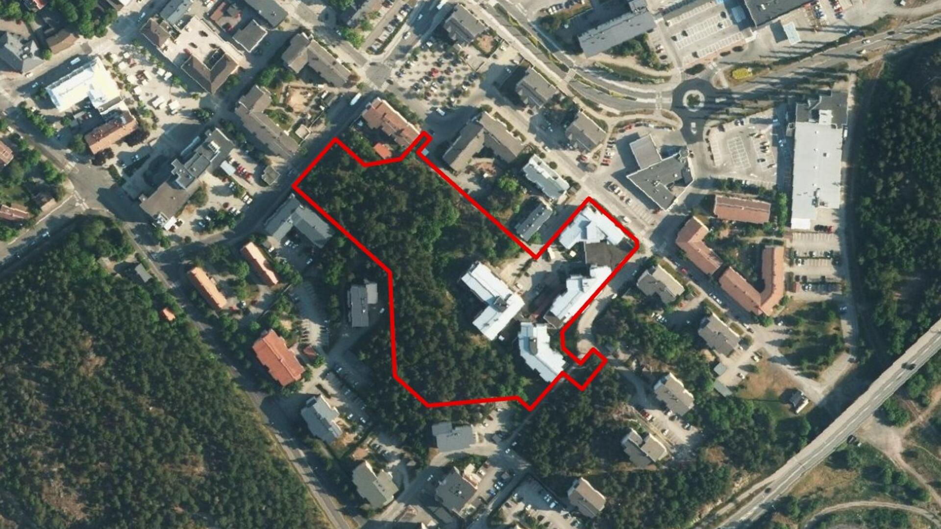 Rajaus ortokuvalla Hallinpolku_akm