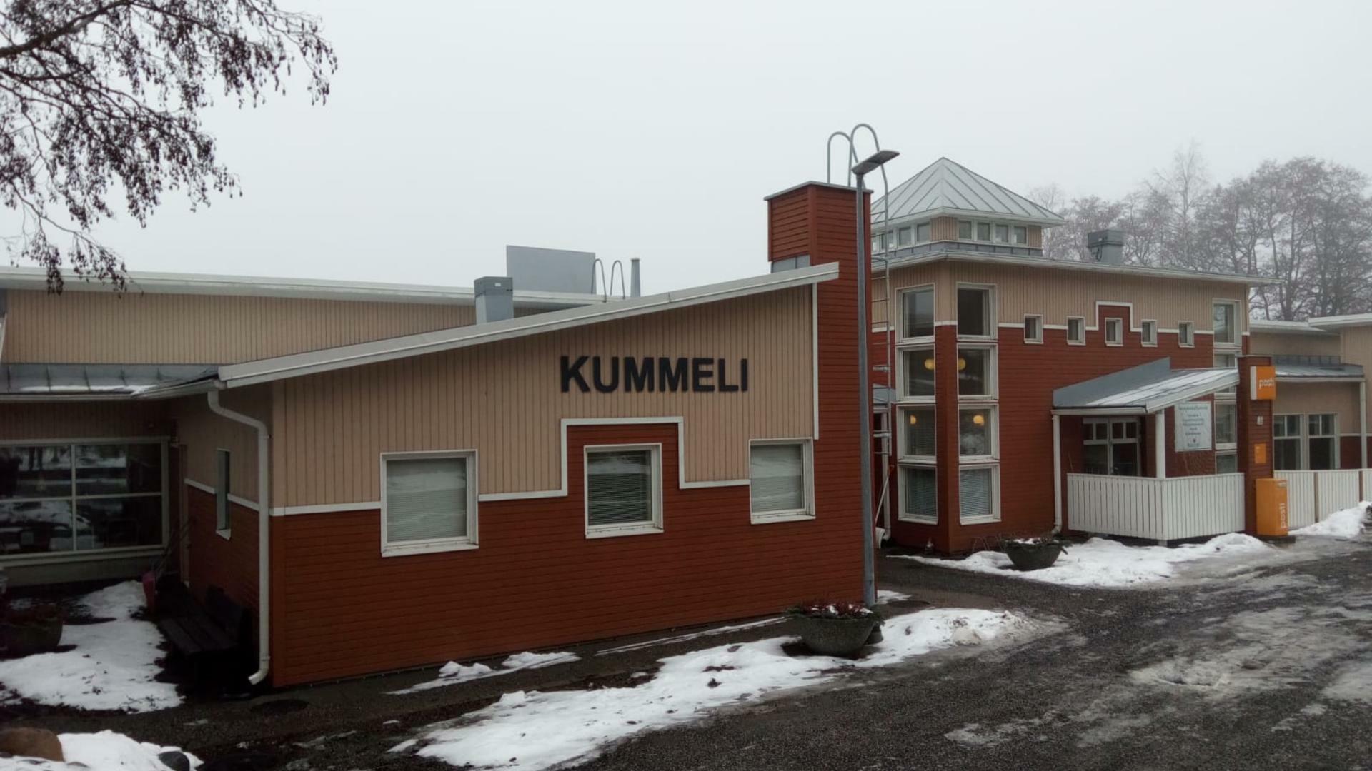 Kummeli ulkoapäin