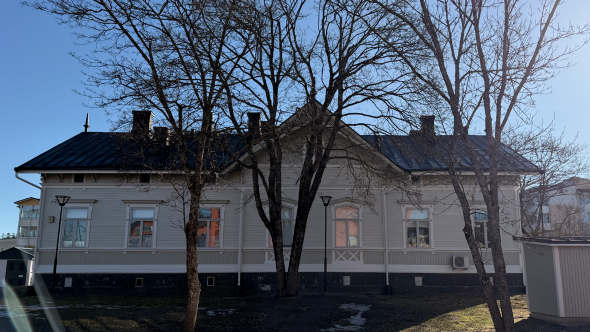 Asemapäällikkö julkisivu