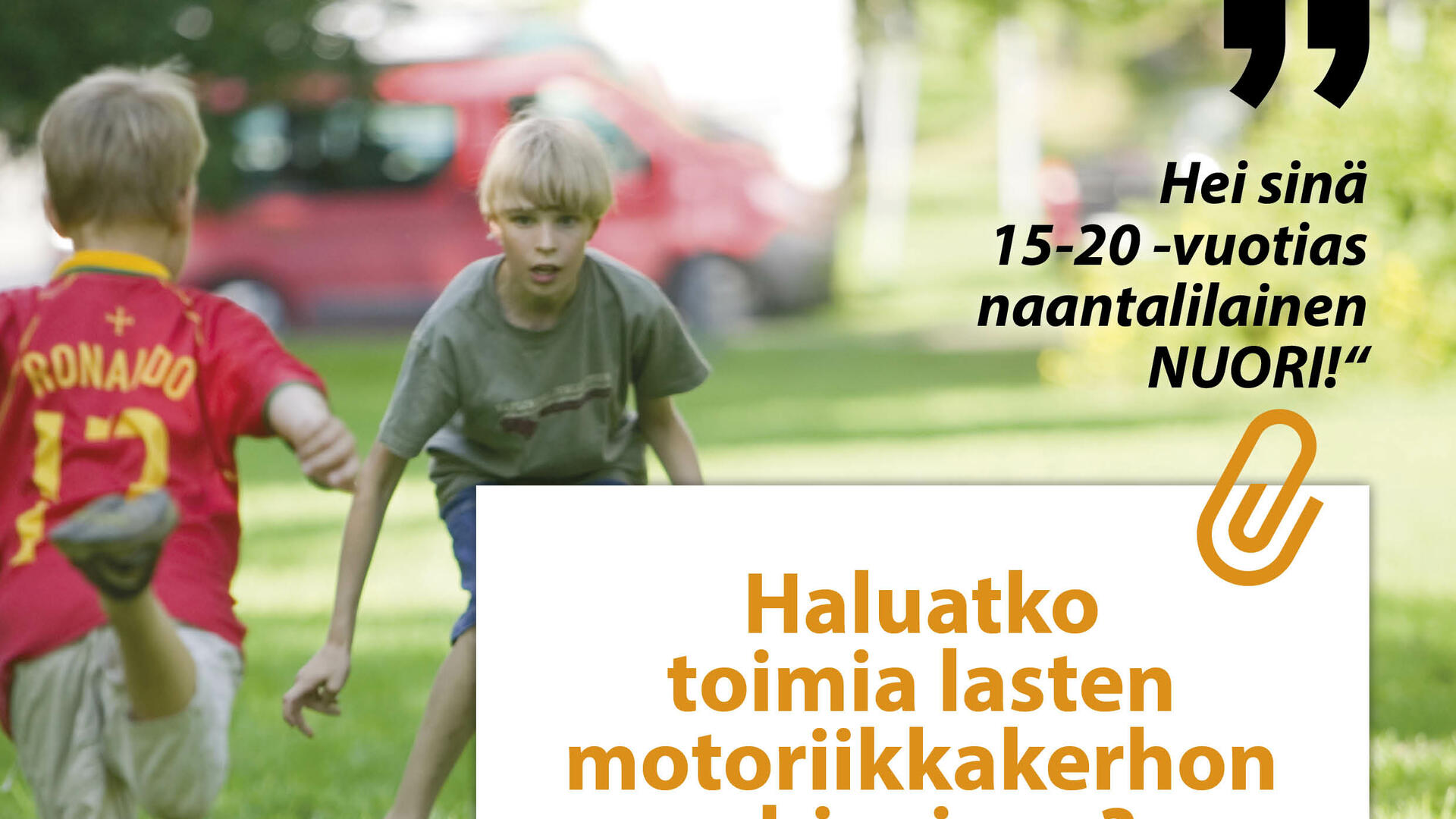 Lapset pelaamassa jalkapalloa motoriikkakerhon mainoksessa