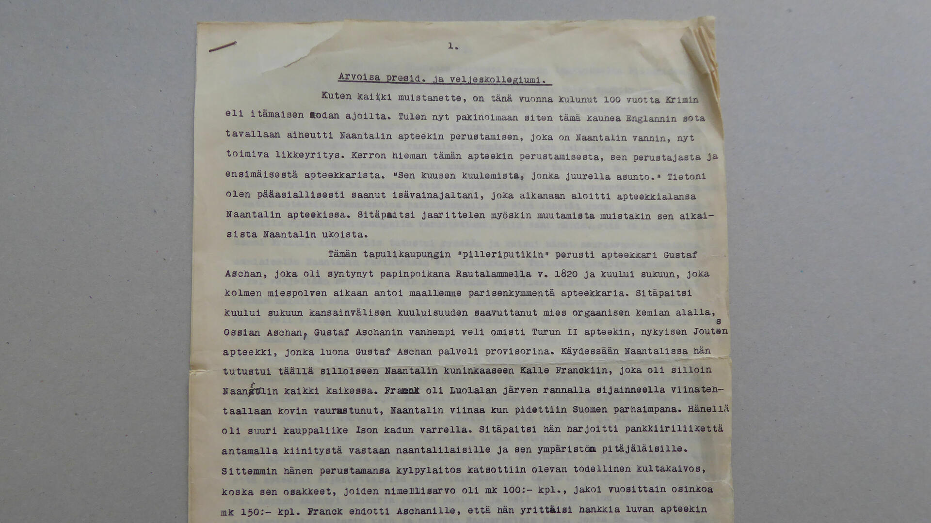 Kirjoituskoneella kirjoitettu paperi