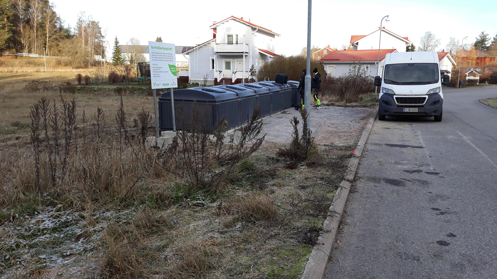 Korttelikeräyspistettä rakennettiin Naantalin Immasen asuinalueelle syksyllä.