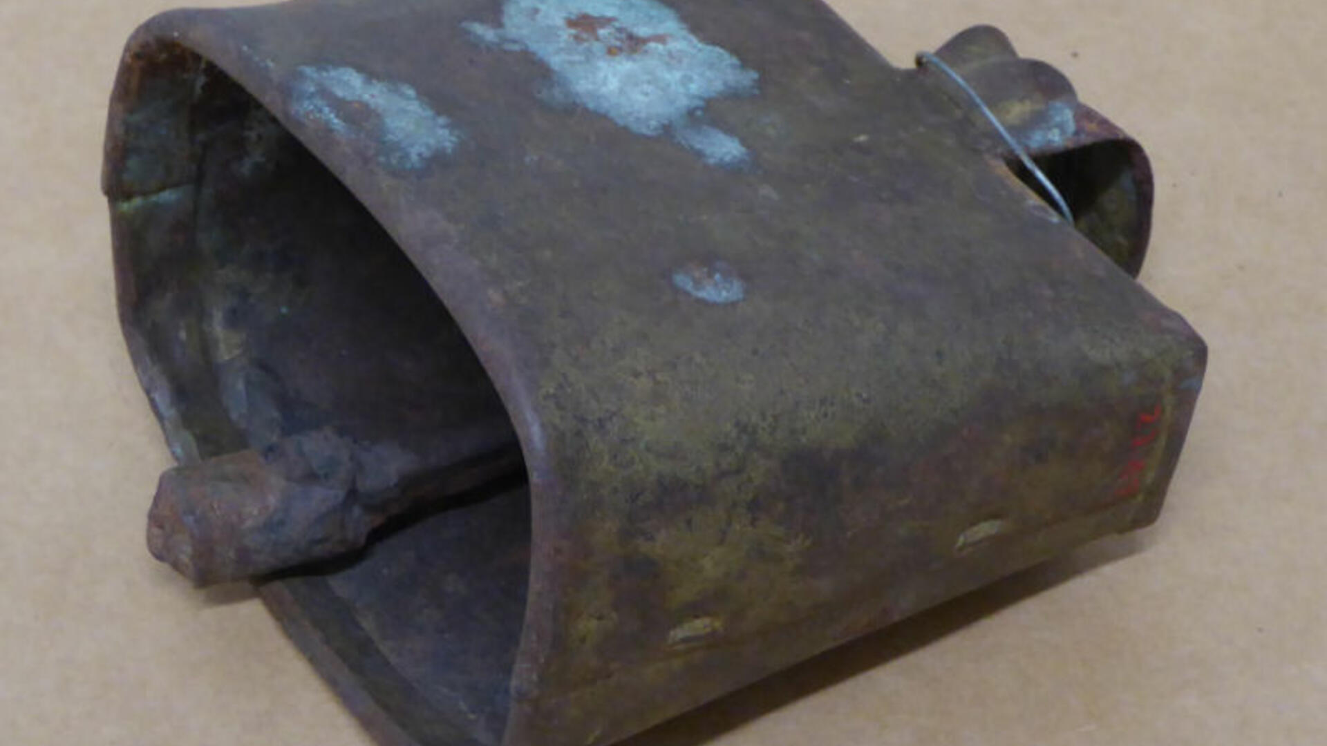 metallinen lehmänkello