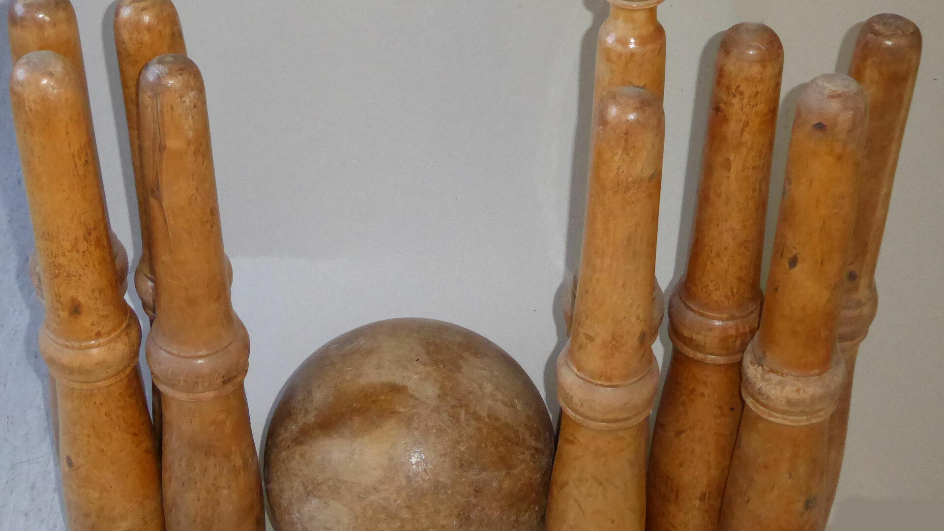 puisia keiloja ja keilapallo