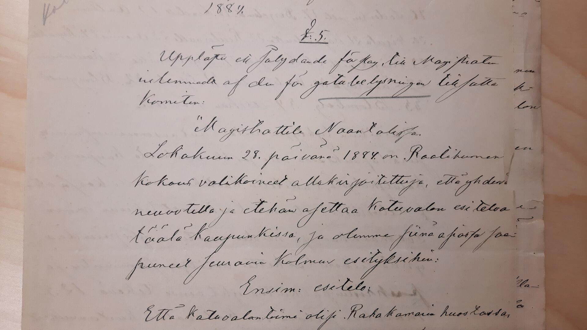 vanhan käsinkirjoitetun dokumentin tekstiä