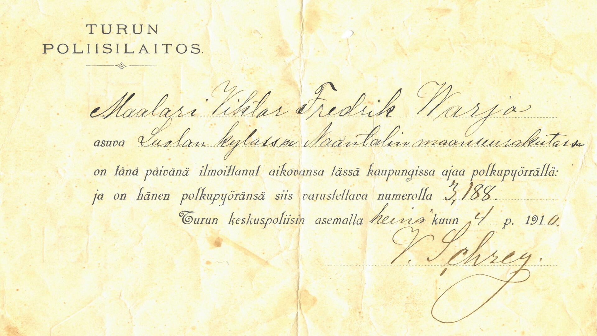 Kellastunut paperi, jolla tekstiä