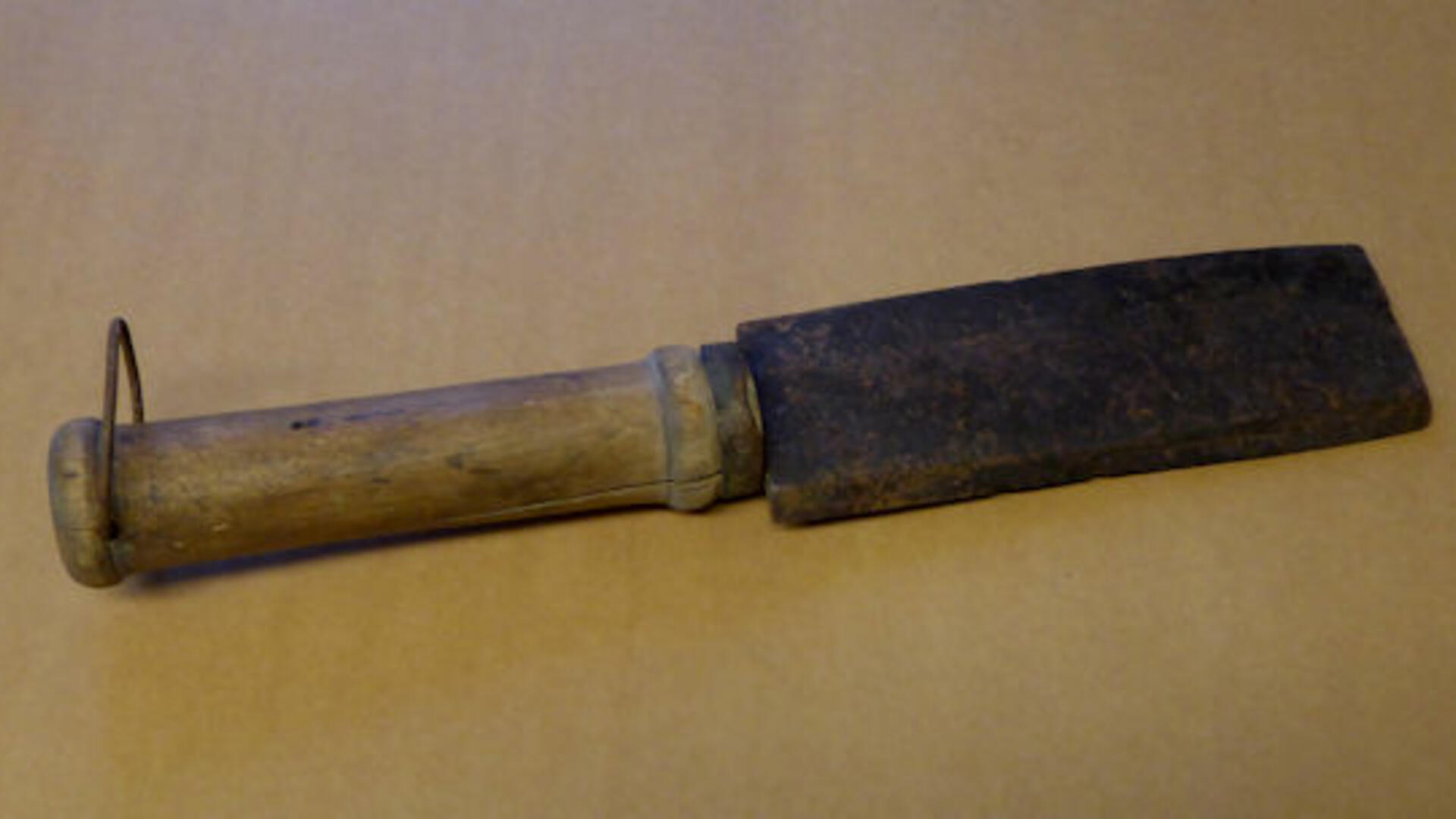 vanha kampamestarin työkalu piilu