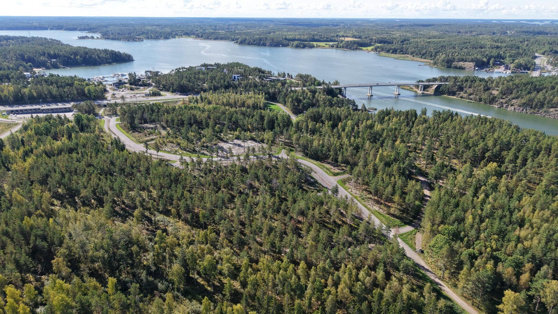 Luonnonmaa ylhäältä kuvattu