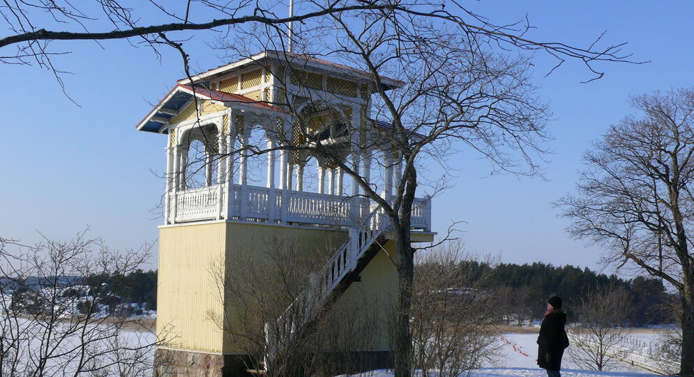 Talvikuva näkötornista kirkon suunnalta