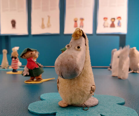 muumihahmoja näyttelyssä