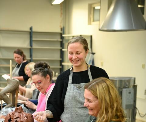 Keramiikkatyöskentelyä