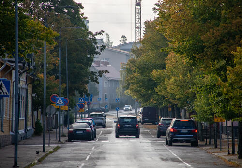 Liikennettä Kaivokadulla syksyllä.