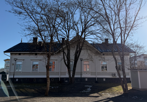 Asemapäällikkö julkisivu