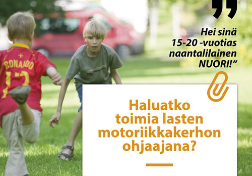 Lapset pelaamassa jalkapalloa motoriikkakerhon mainoksessa