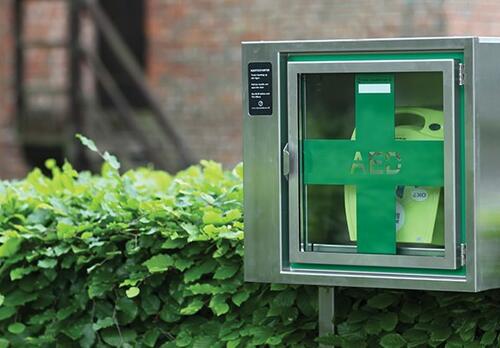 Defibrillaattori ulkotilassa