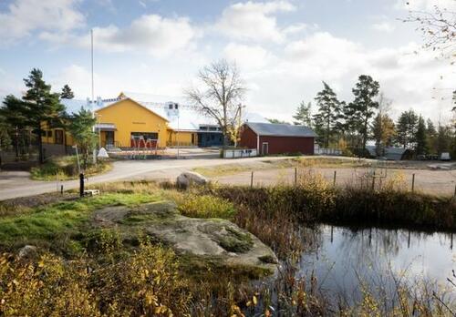 Velkuan hirsikoulu Palvan saaressa