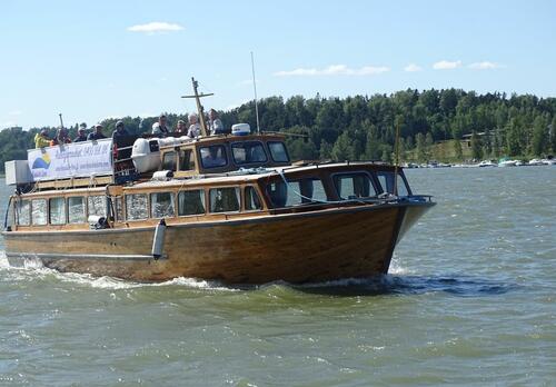 Vesibussi Tuula Airistolla