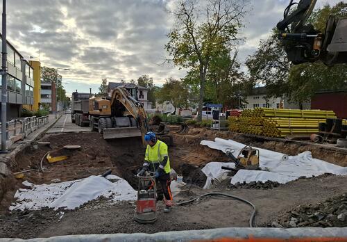 Maariankadun ja Kaivokadun risteyksen työmaa syksyllä 2025.