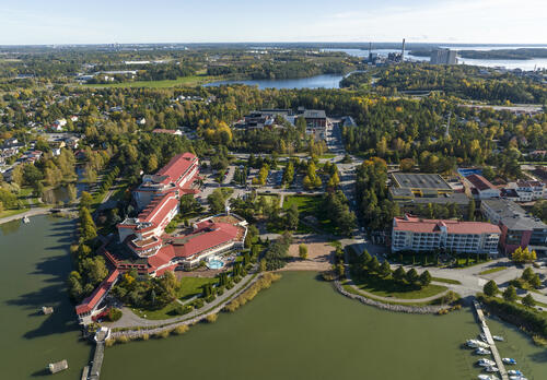 Ilmakuva Kalevanniemestä ja Naantalin Kylpylän alueesta.