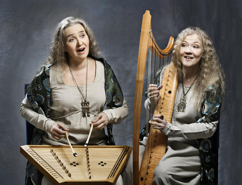 Duo Medieval -yhtyessä soittavat Anneliina Rif ja Uli Kontu-Korhonen