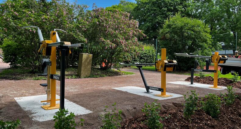 Kirkkopuiston ulkokuntoilulaitteet.