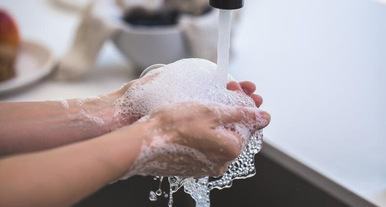 Pese kädet huolellisesti saippualla.